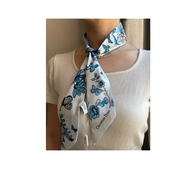 New Christian Dior White and Blue Floral Scarf - Picture 2 of 2